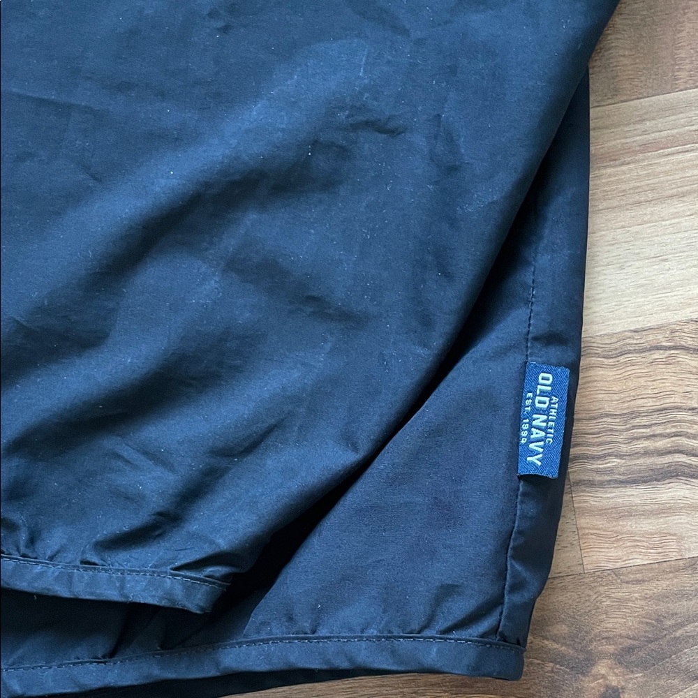 Vintage Old Navy Men's Windbreaker - Picture 5 of 6